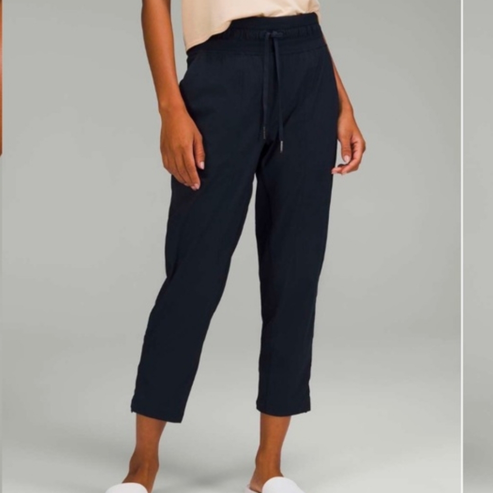 Lululemon Dance Studio Mid-Rise Crop 25" Pant - Women's Size 4 Black